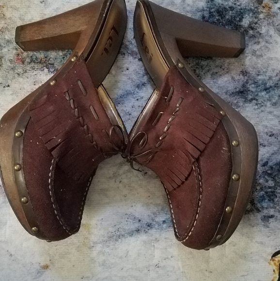 Sale L.e.i Women's Anetteco Brown Faux Leather Tassel Flap Clog Heels Size 11 - Picture 3 of 8